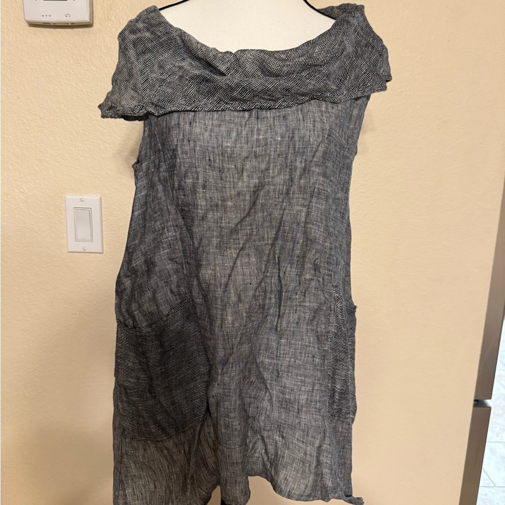 Chalet Womens Medium Gray Woven Linen Tunic Top EUC Relaxed Neckline Pockets